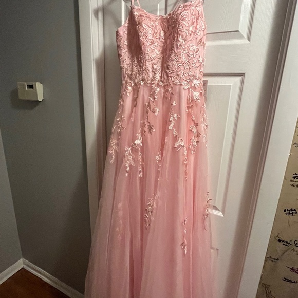 Pink gown - Picture 1 of 3